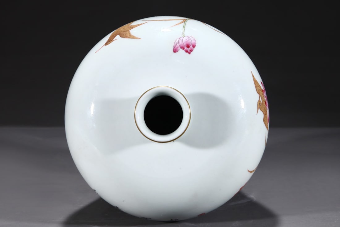 An Exquisite Famille-Rose Painted Gold Flower Pattern with poem Vase - 4