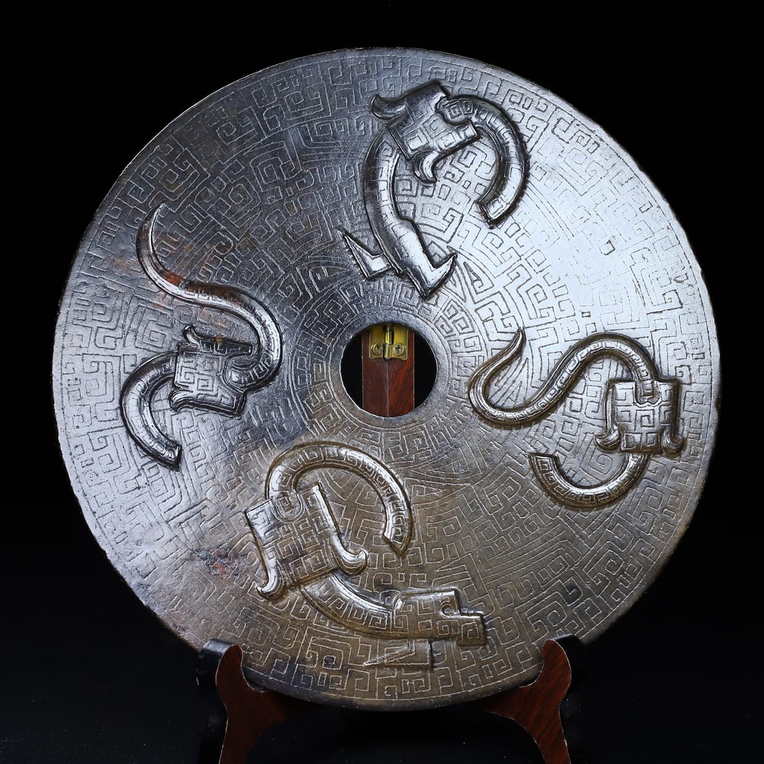 An Exquisite White Jade Ornament - 4