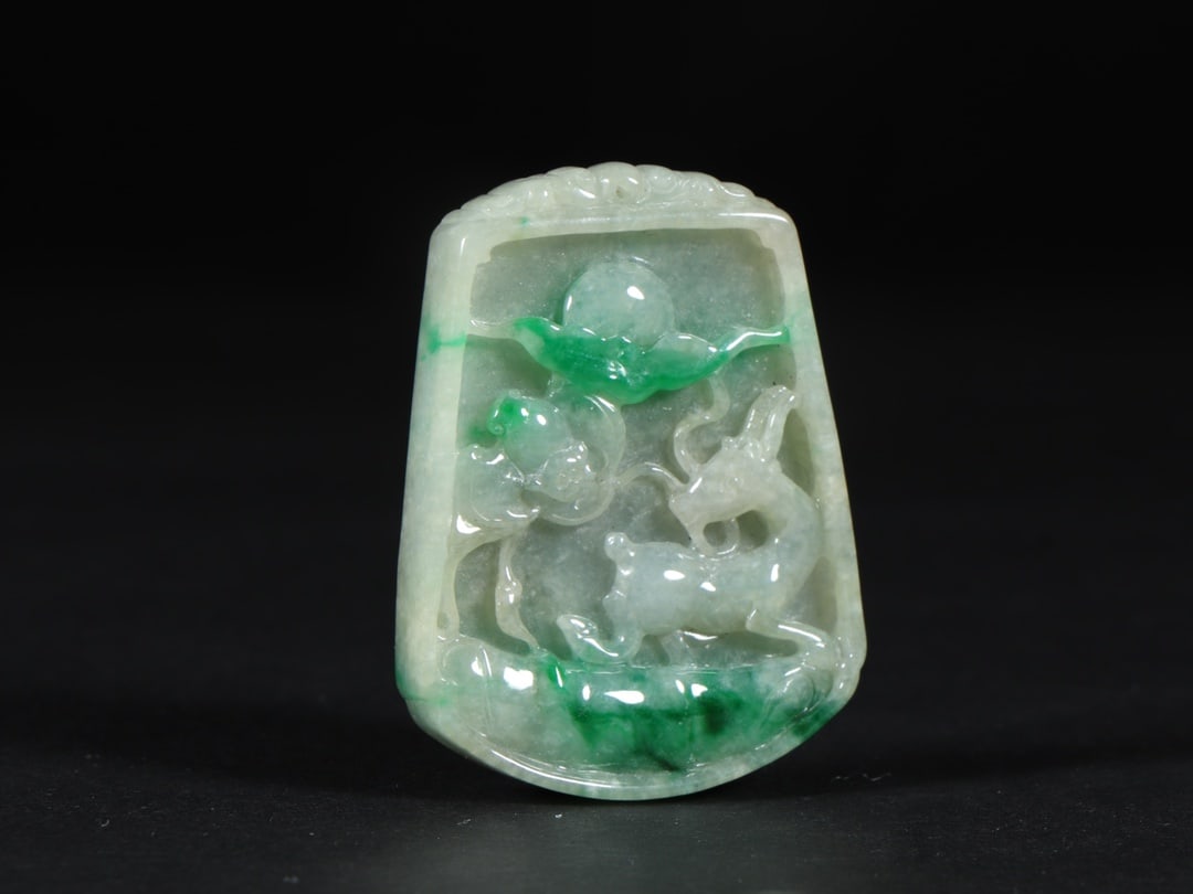 An Exquisite Jadeite Bats Pattern Deer Pattern Brand - 2