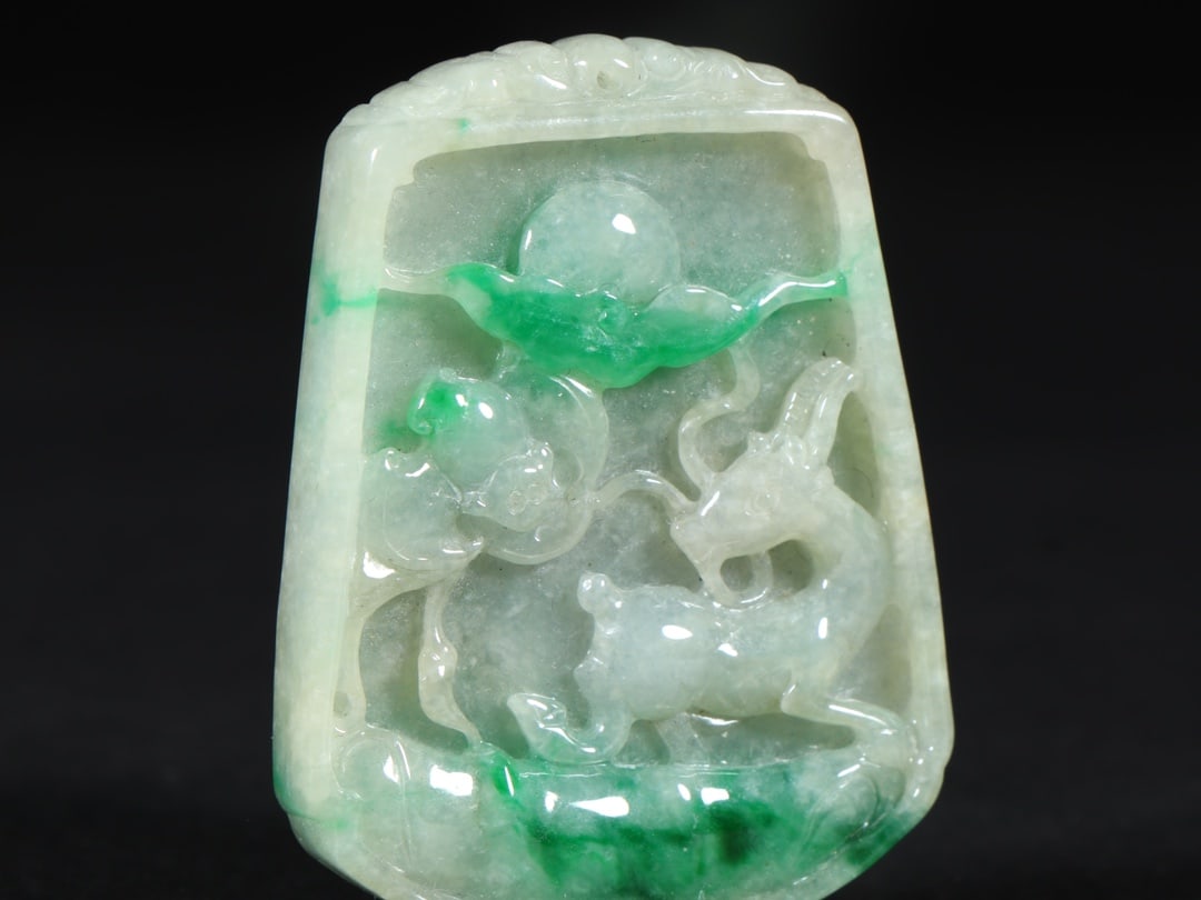An Exquisite Jadeite Bats Pattern Deer Pattern Brand - 3