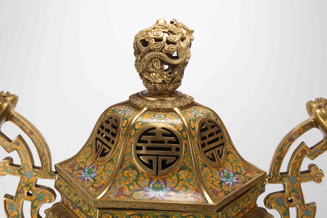 An Exquisite Cloisonne Lotus Pattern Auspicious Beast Pattern Bats and Peach Pattern Double-Ears and - 2