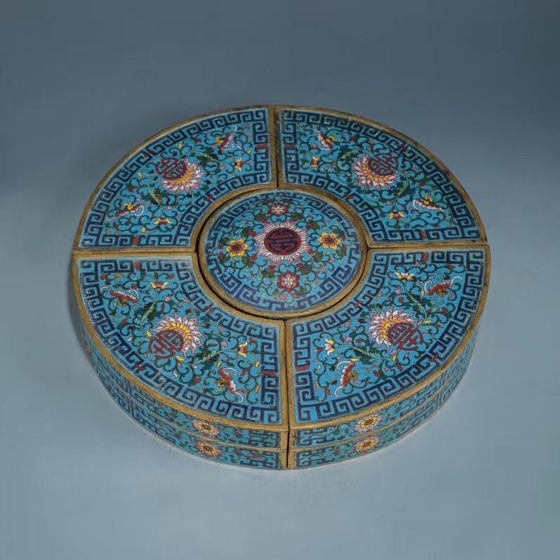 A beautiful Qing Dynasty fine-cast copper cloisonn?? enamel five-piece lunch box (1 of 9)