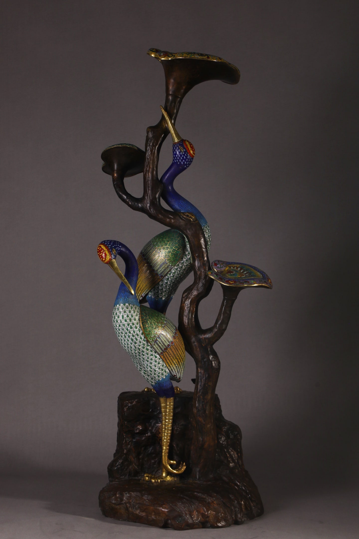 A beautiful Qing Dynasty finely cast bronze-inlaid cloisonn?? enamel lingzhi and crane ornament: Qing Dynasty finely cast bronze-bodied cloisonne cloisonne enamel lingzhi and crane ornamentsSIZE:H:107cm W:42cm W:35.6kg(The Dimensions Of All Batches Are Manually Measured.If You Need More Detailed 