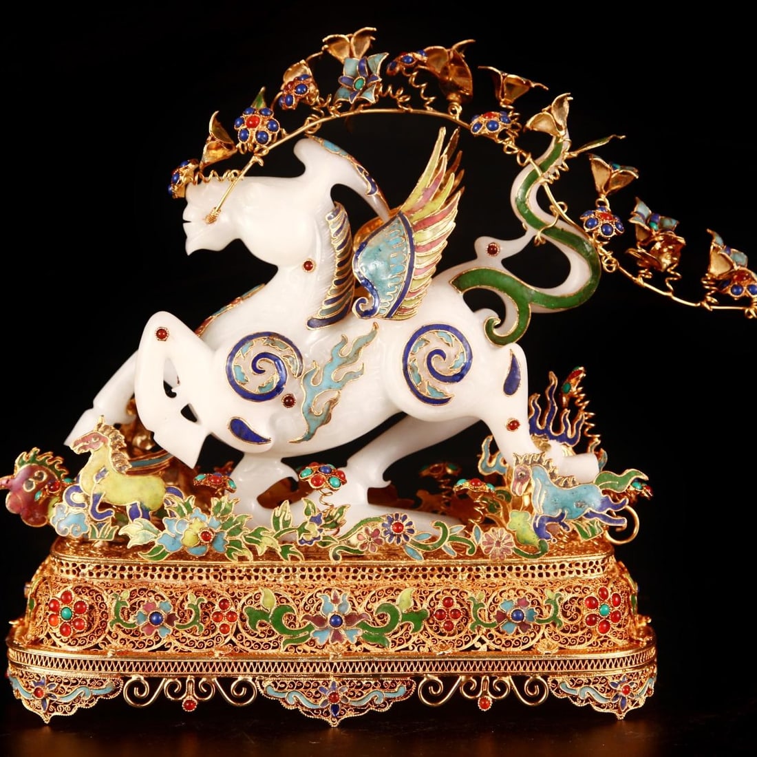 A beautiful Qing Dynasty filigree inlaid with Hetian jade pegasus ornaments: Qing Dynasty Filigree Inlaid Hetian Jade Pegasus OrnamentsSIZE: W:1548g H:24cm Side L:22.5cm W:11cm(The Dimensions Of All Batches Are Manually Measured.If You Need More Detailed Information, Please Co