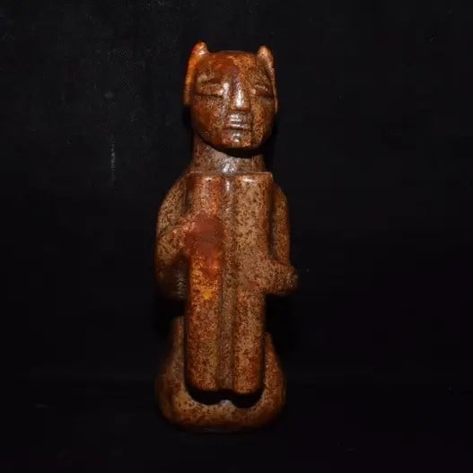 A beautiful piece of Hongshan cultural river milled jade figurine: The people of Hongshan Culture and Hemo YuSIZE: W: 3.37 kg H: 24cm(The Dimensions Of All Batches Are Manually Measured.If You Need More Detailed Information, Please Contact Our Customer Service Before