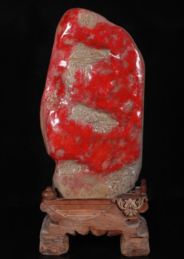 A beautiful Qing Dynasty Changhua chicken blood stone (1 of 9)