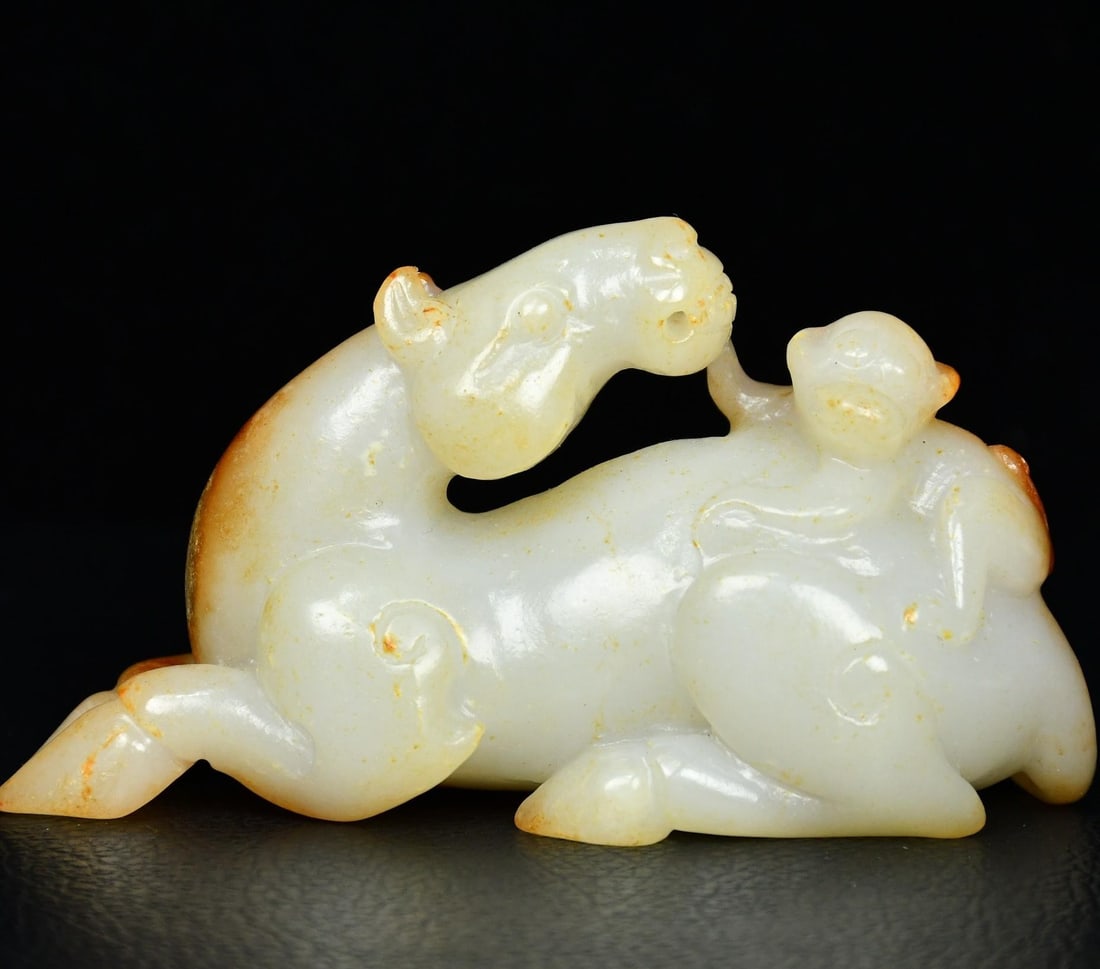 A fine piece of Qing Dynasty Hetian white jade was immediately granted a marquisate: During the Qing Dynasty, Hetian white jade was immediately granted a marquisateSIZE:H:6cm W:10cm W:244g(The Dimensions Of All Batches Are Manually Measured.If You Need More Detailed Information, Pleas