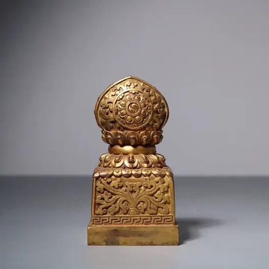 A fine Qing Dynasty Tibetan Land Qing Dynasty gilt bronze seal (1 of 9)