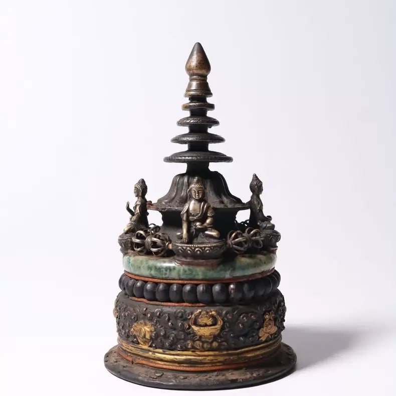 A beautiful Tibetan Qing Dynasty pagoda: Qing Dynasty Buddhist pagodas in TibetSIZE: H: 17cm Bottom width: 9.8cm(The Dimensions Of All Batches Are Manually Measured.If You Need More Detailed Information, Please Contact Our Customer Service B
