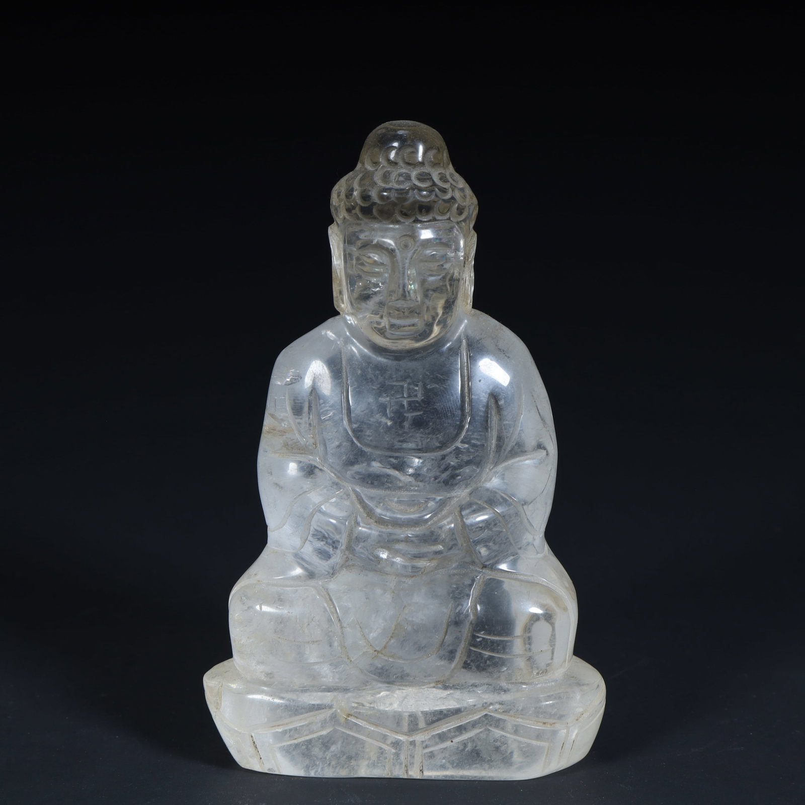 A beautiful Qing Dynasty natural crystal seated statue of Shakyamuni Buddha: Seated statue of Shakyamuni Buddha from the Qing Dynasty, natural crystalSIZE:H: 12cm L: 7.5cm W: 4.5cm W: 412g(The Dimensions Of All Batches Are Manually Measured.If You Need More Detailed Informatio
