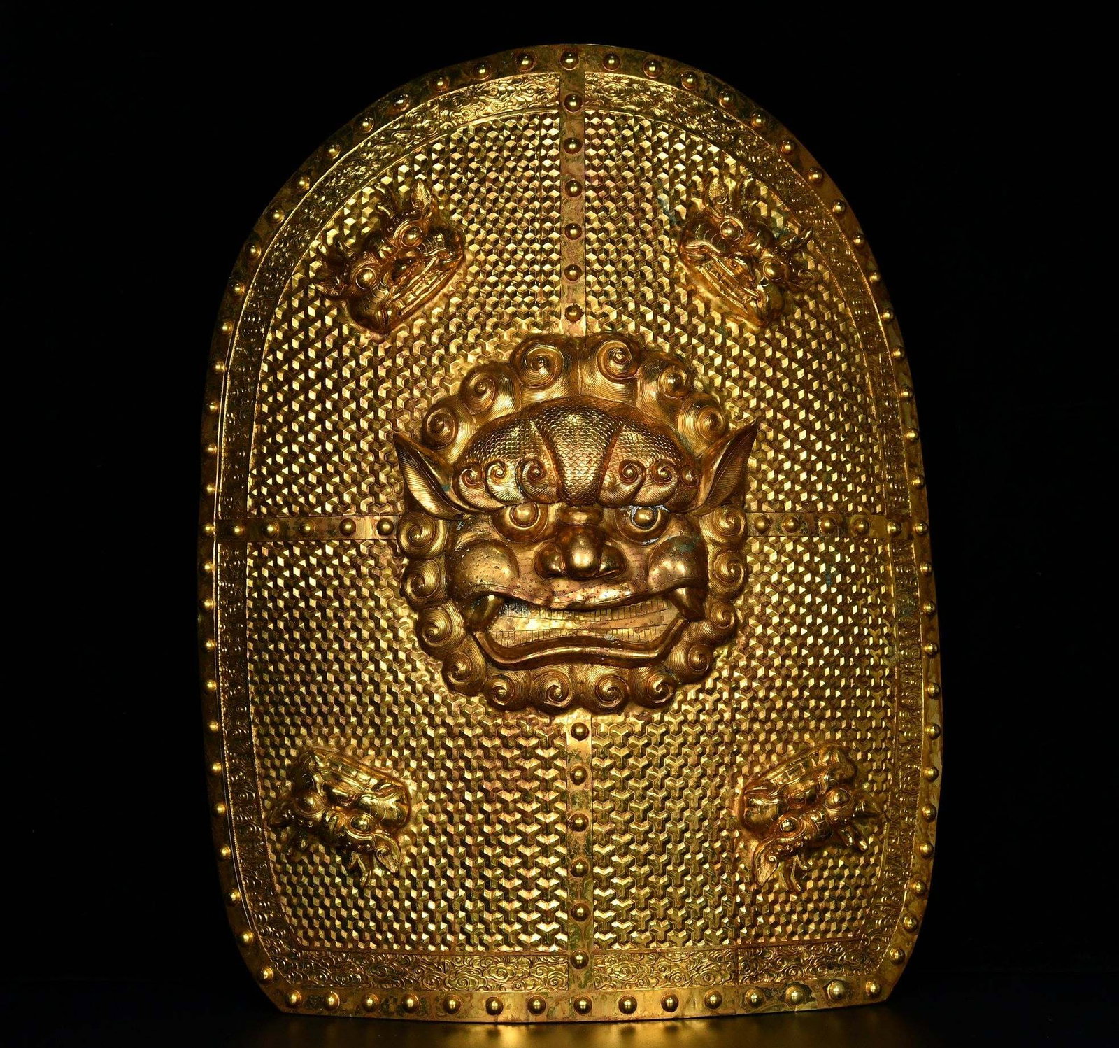 A beautiful Warring States gilded real gold shield (1 of 9)