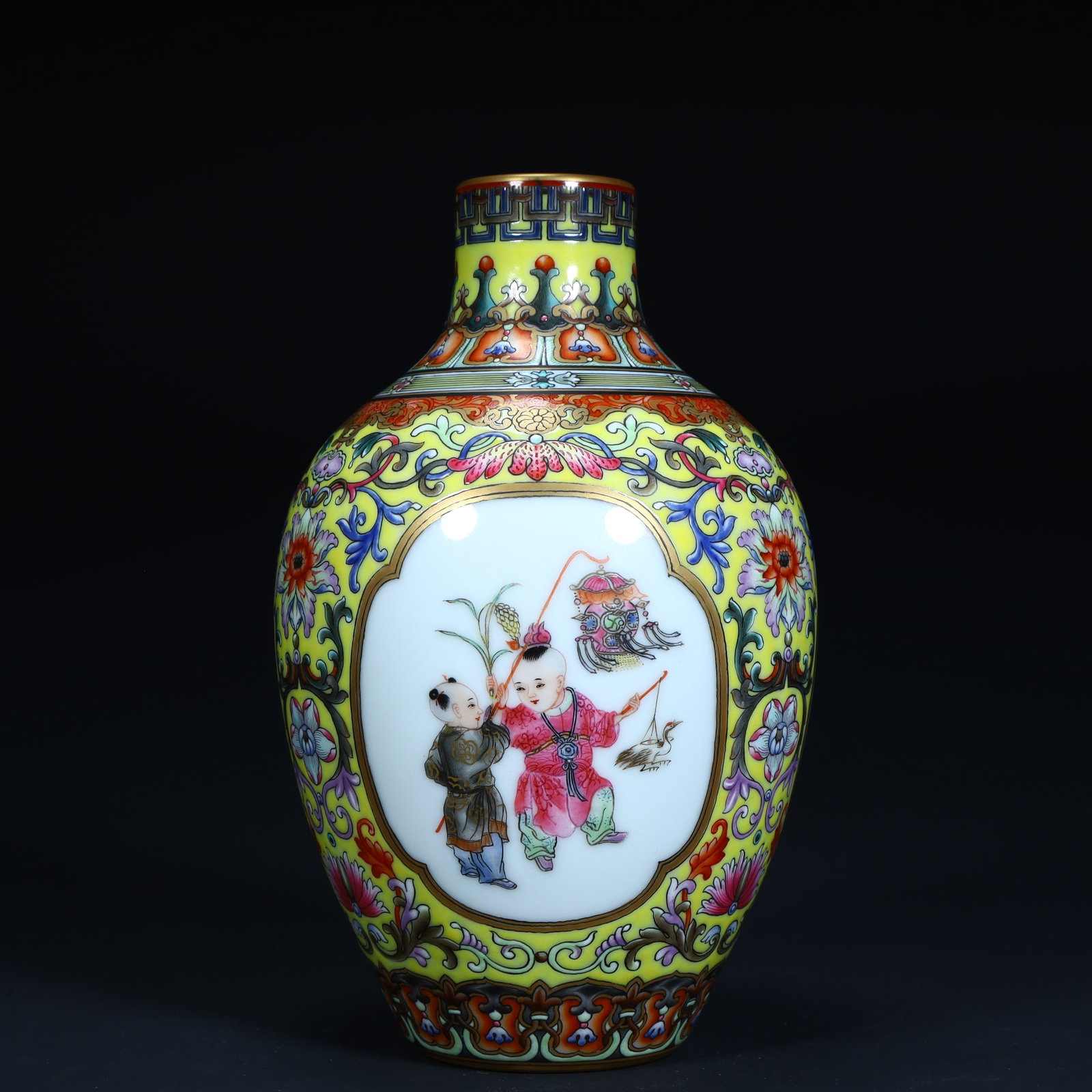 A fine Qing Dynasty Qianlong period yellow ground famille rose consecrated infant play pattern vase: Qing Dynasty Qianlong Period Yellow Ground Pastel Famille Rose Consecrated Infant Play Pattern VaseSIZE:H: 16cm L: 10cm W: 10cm W: 355g(The Dimensions Of All Batches Are Manually Measured.If You Need 