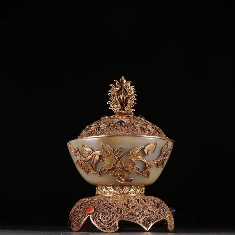 A fine Ming Dynasty silver filigree inlaid with agate tribute wine vessel (1 of 9)