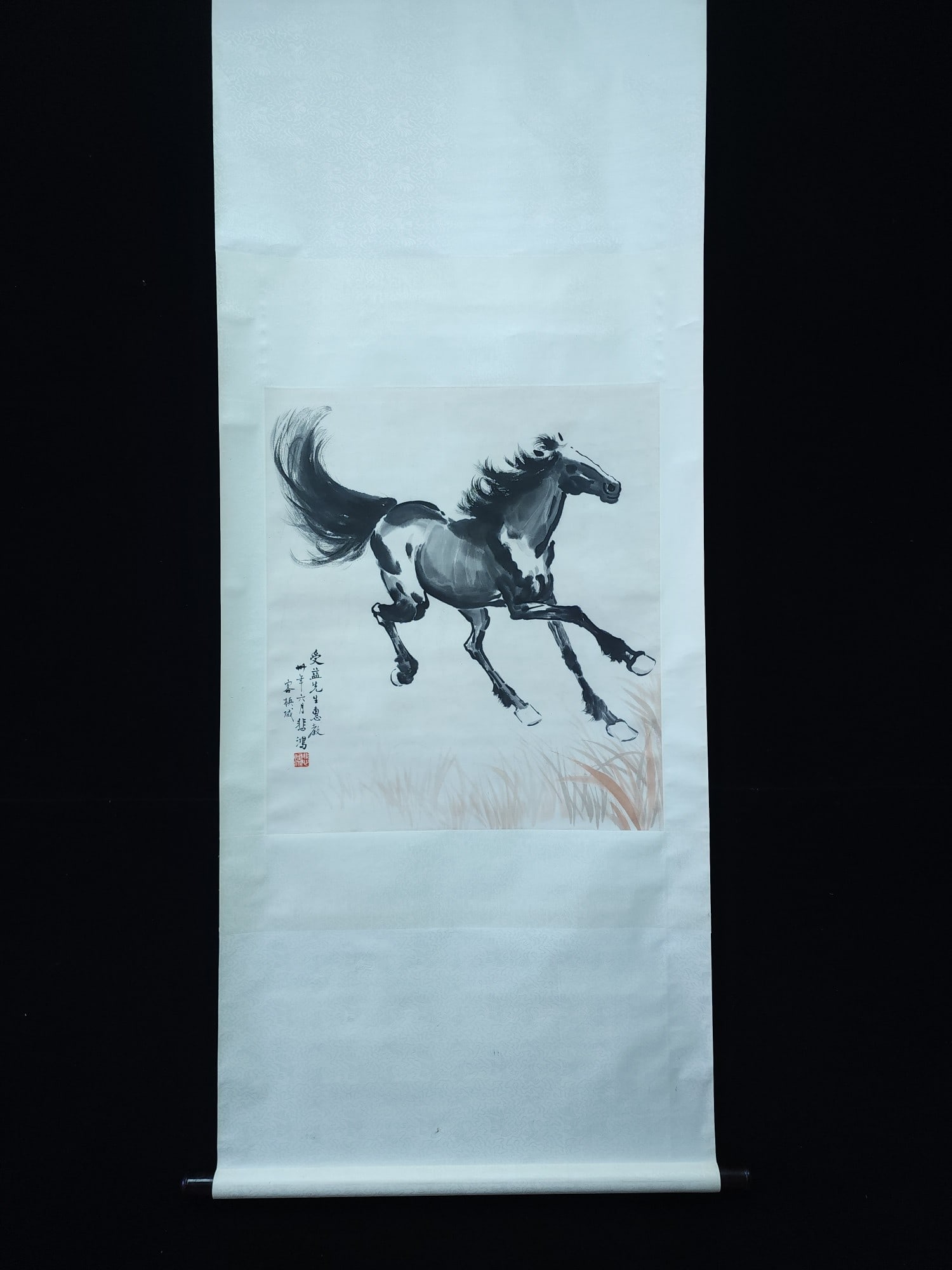 A beautiful paper painting of a fine horse by Xu Beihong: Xu Beihong's exquisite paper painting of a fine steedSIZE:69x61cm(The Dimensions Of All Batches Are Manually Measured.If You Need More Detailed Information, Please Contact Our Customer Service Before 