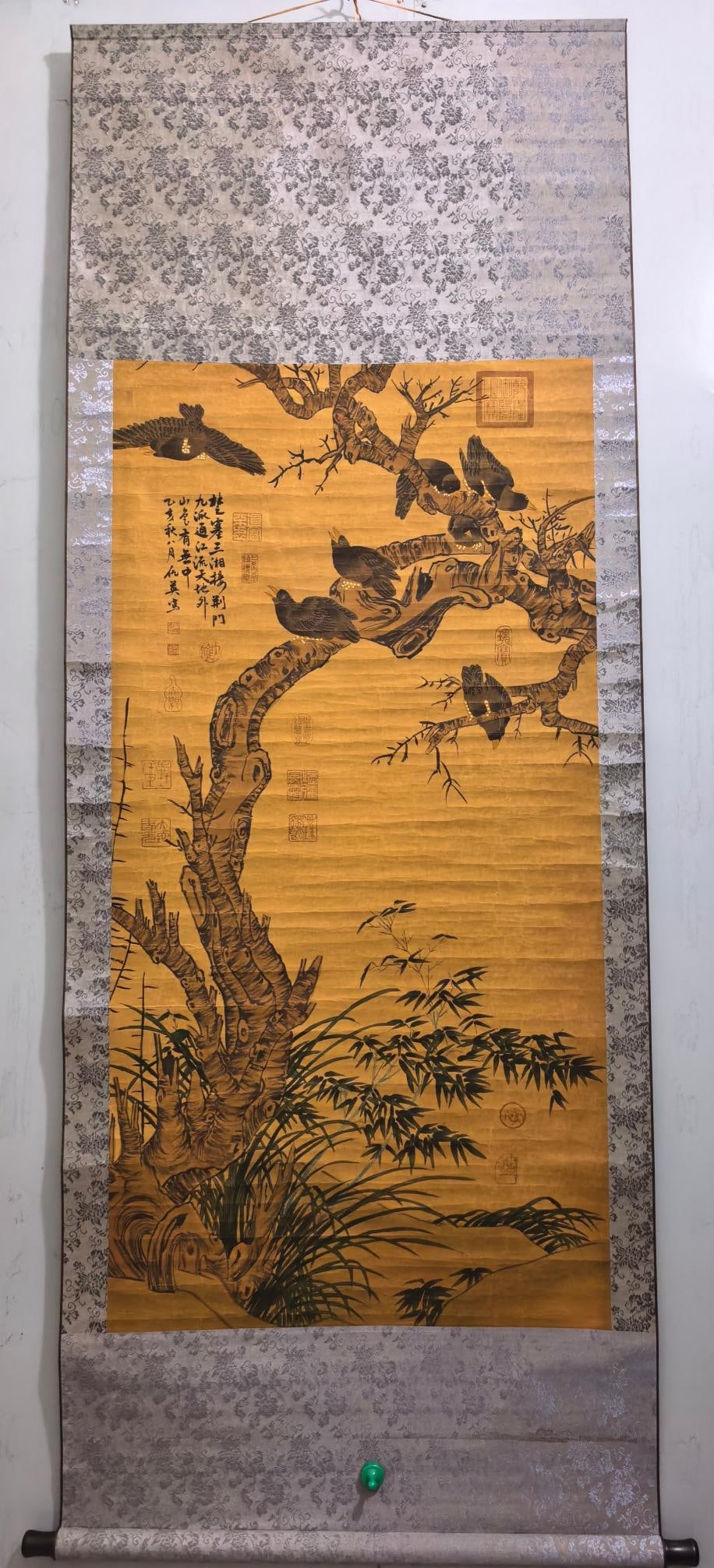 A beautiful bird-and-flower painting by Qiu Ying: Qiu Ying's flower-and-bird paintingSIZE:130cm x65cm(The Dimensions Of All Batches Are Manually Measured.If You Need More Detailed Information, Please Contact Our Customer Service Before Bidding.)
