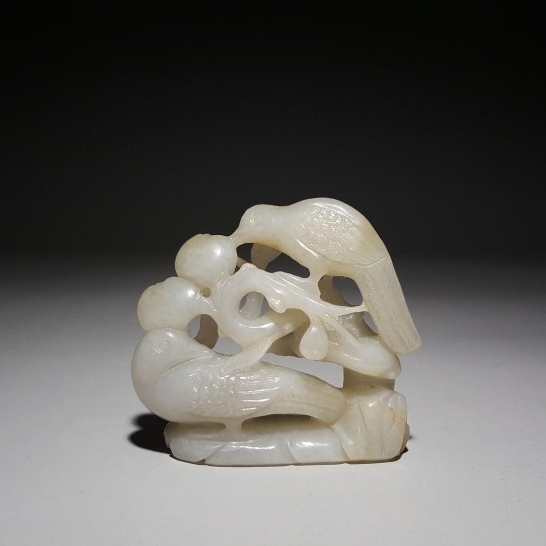 A beautiful Qing Dynasty Hetian jade beams with joy: Qing Dynasty Hetian jade brings joy to the faceSIZE:4.9x5.6x2.2cm W:54g(The Dimensions Of All Batches Are Manually Measured.If You Need More Detailed Information, Please Contact Our Customer Service B