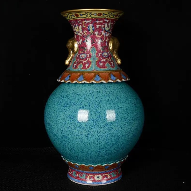 A fine Qing Dynasty Qianlong rouge red glaze enamel incense burner with gold-painted Jun glaze and: Qing Dynasty Qianlong Rouge Red Glaze Enamel Painted Lujun Glaze Shadow Play Pattern Three-Section Revolving Heart Vase with Enamel Painted ColorsSIZE:H:41cm D:25cm(The Dimensions Of All Batches Are M