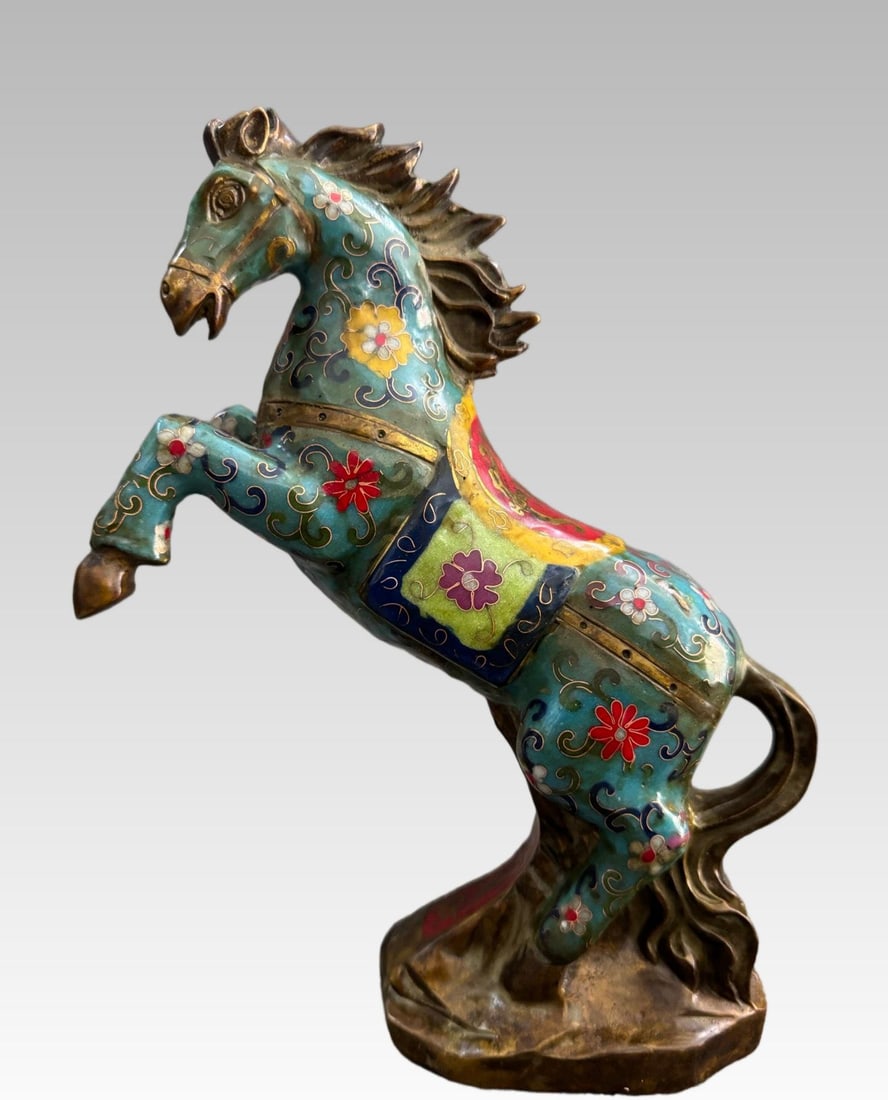 A beautiful Qing Dynasty copper-backed cloisonn?? cloisonn?? ornament for instant wealth: Qing Dynasty copper-bodied cloisonne cloisonne ornament for instant wealthSIZE:L:22cm W:10cm H:30cm W:2.8kg(The Dimensions Of All Batches Are Manually Measured.If You Need More Detailed Information, P