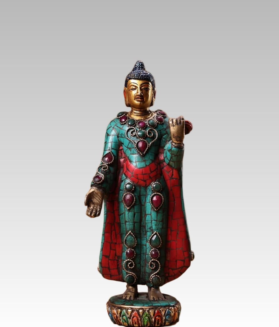 A beautiful Qing Dynasty Tibetan inlaid gemstone painted gilded station of Shakyamuni Buddha: Qing Dynasty Tibetan inlaid gemstone painted gilded station depicting Shakyamuni BuddhaSIZE:W:1400g H:22cm W:9cm(The Dimensions Of All Batches Are Manually Measured.If You Need More Detailed Informati
