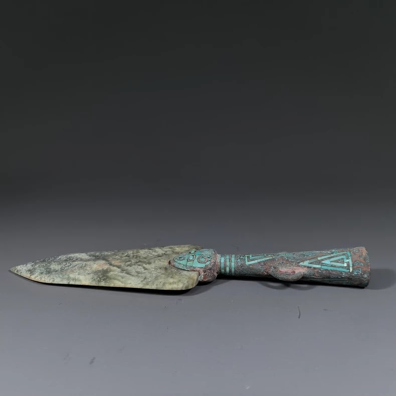 A fine Han dynasty bronze jade dagger (1 of 6)
