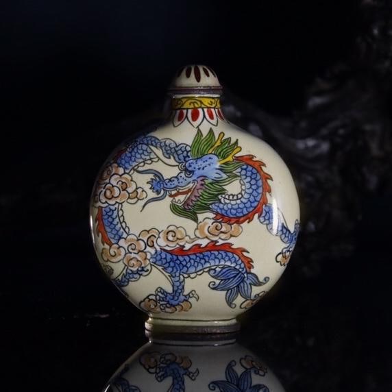 A beautiful Qing Dynasty cloisonn?? snuff bottle (1 of 6)