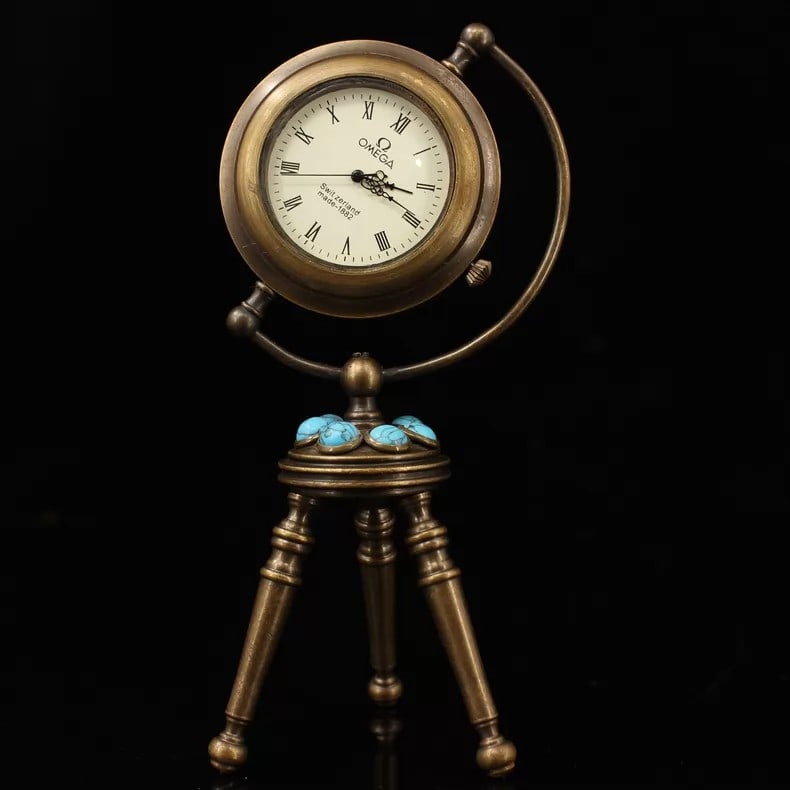 A beautiful old clock from the Qing Dynasty (1 of 8)