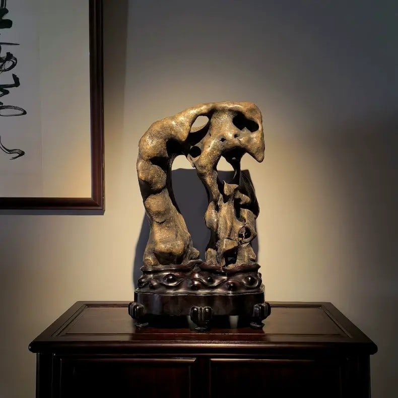A beautiful Qing Dynasty Taihu stone ornament (1 of 7)
