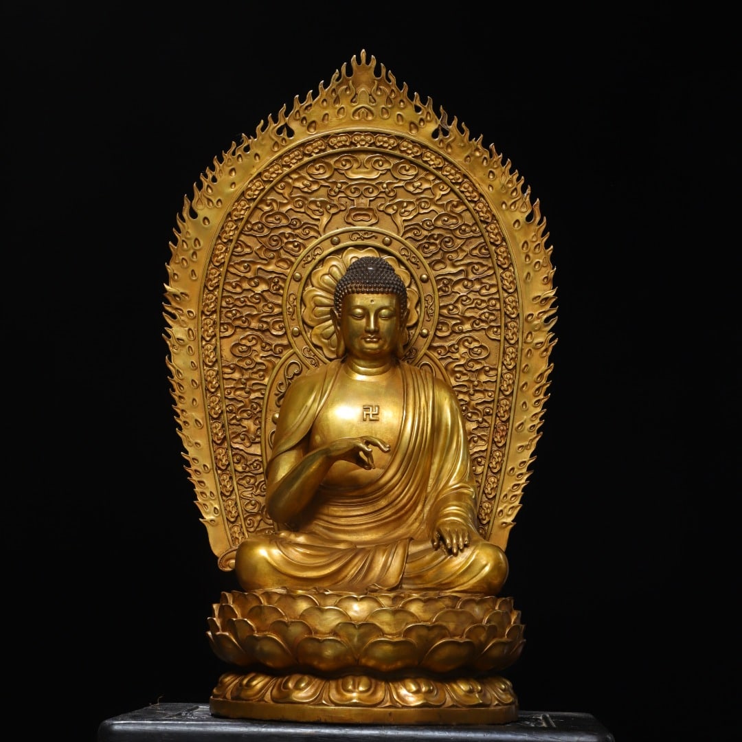 A fine Ming Dynasty gilt bronze statue of Amitabha Buddha: Ming Dynasty gilt bronze statue of Amitabha BuddhaSIZE:H:63cm W:37cm W:34cm W:14.21kg(The Dimensions Of All Batches Are Manually Measured.If You Need More Detailed Information, Please Contact Our Cust
