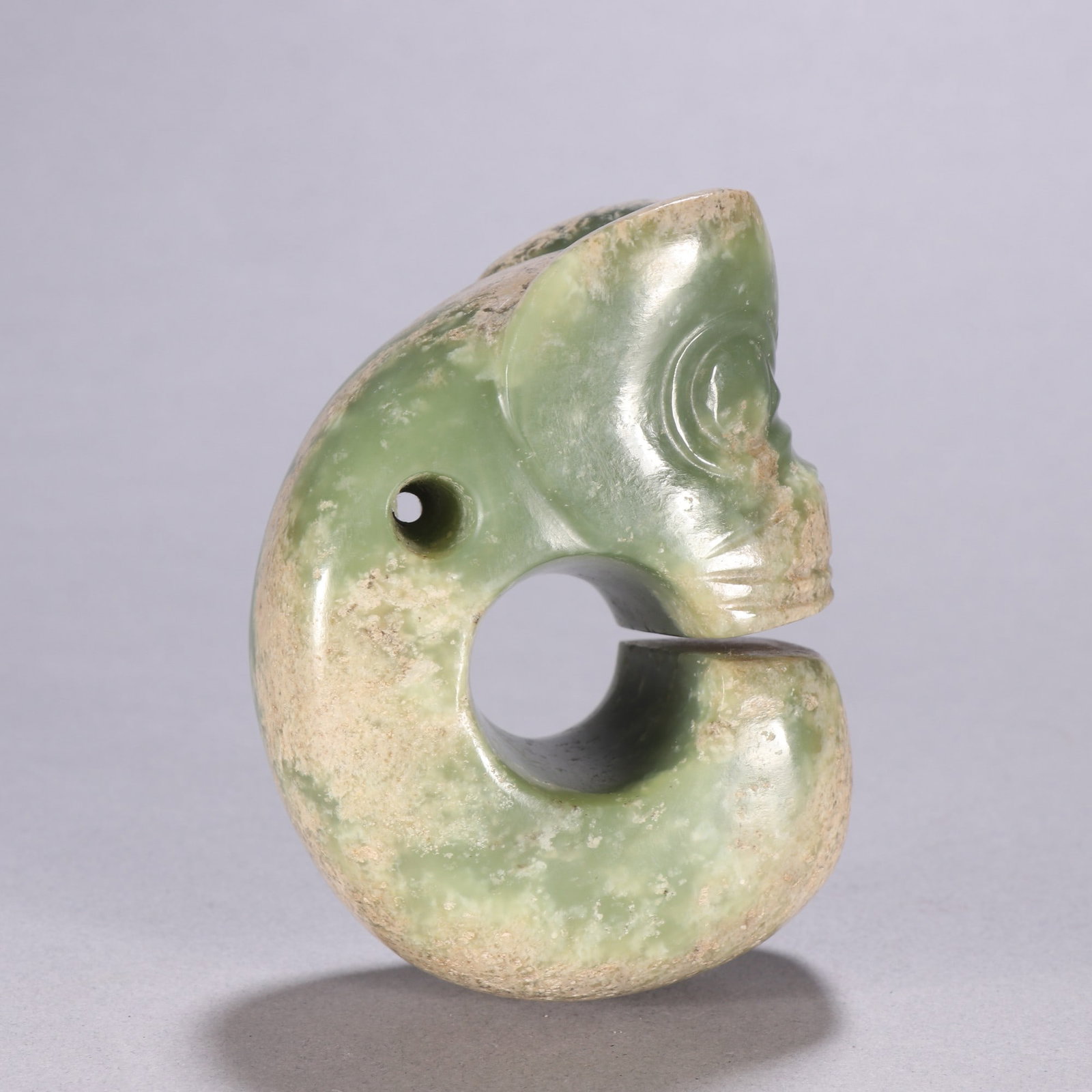 A fine piece of Hongshan culture river mill jade pig dragon: Hongshan Culture Rivermill Jade Pig DragonSIZE:H:9.7cm W:6.9cm W:430g(The Dimensions Of All Batches Are Manually Measured.If You Need More Detailed Information, Please Contact Our Customer Service Bef