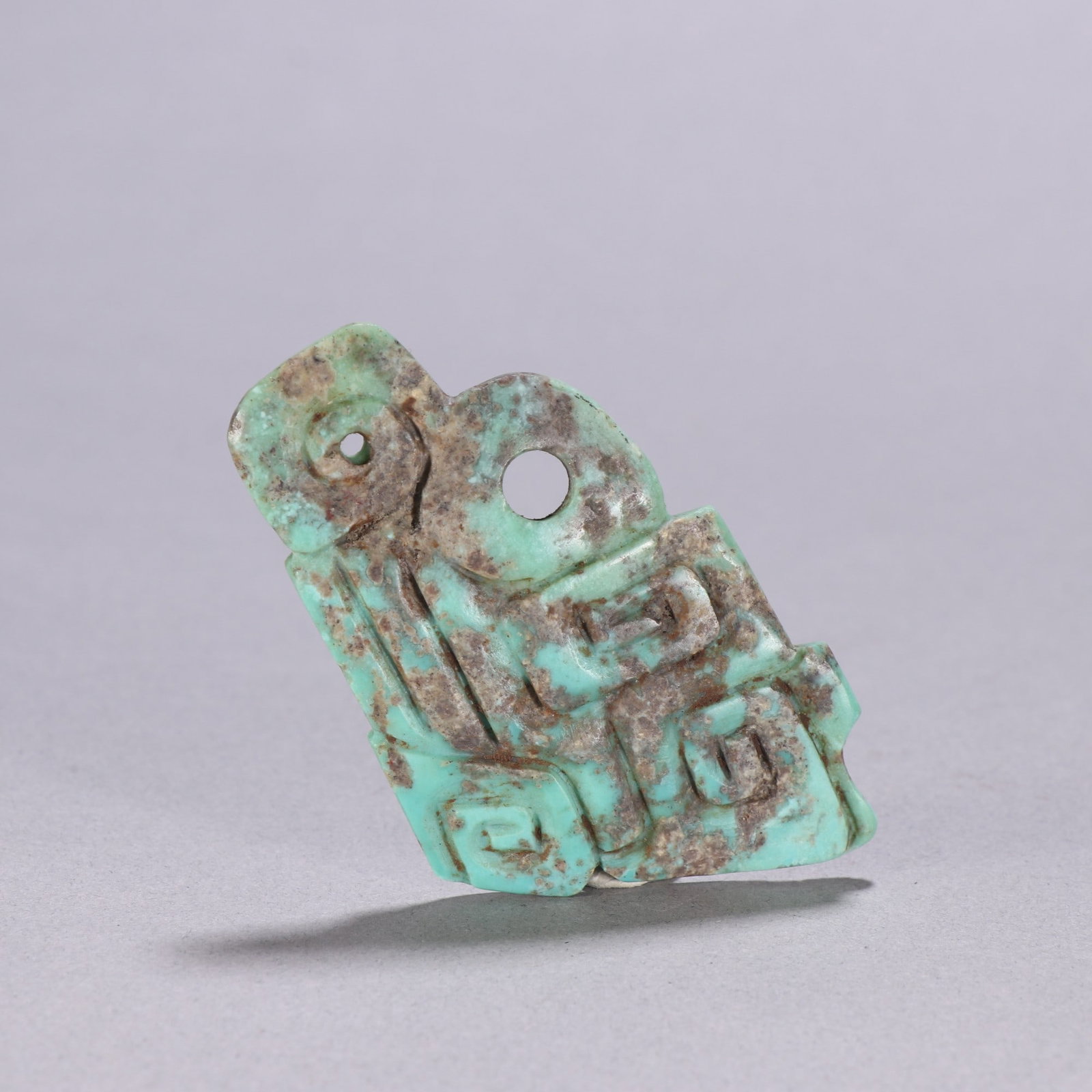 A beautiful Han Dynasty turquoise dragon-patterned pendant: Han Dynasty turquoise dragon-patterned pendantSIZE:W:4.4x7.1cm W:19.2g(The Dimensions Of All Batches Are Manually Measured.If You Need More Detailed Information, Please Contact Our Customer Service Be