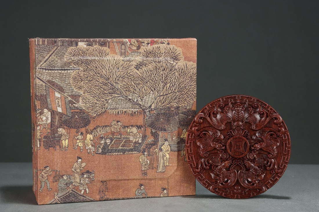 A beautiful Qing Dynasty agarwood incense with five blessings at the door, with blessings before: Qing Dynasty agarwood: Five Blessings Arrive at the Door, Blessings appear before your eyes on a round plateSIZE:W:1.9cm H:16cm(The Dimensions Of All Batches Are Manually Measured.If You Need More Det