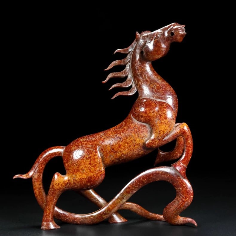 A beautiful Han Dynasty Hetian jade horse was successfully made: During the Han dynasty, Hetian jade arrived at Cheng ChengSIZE: L:19 W:5cm H:22cm Total W:899g(The Dimensions Of All Batches Are Manually Measured.If You Need More Detailed Information, Please Contact