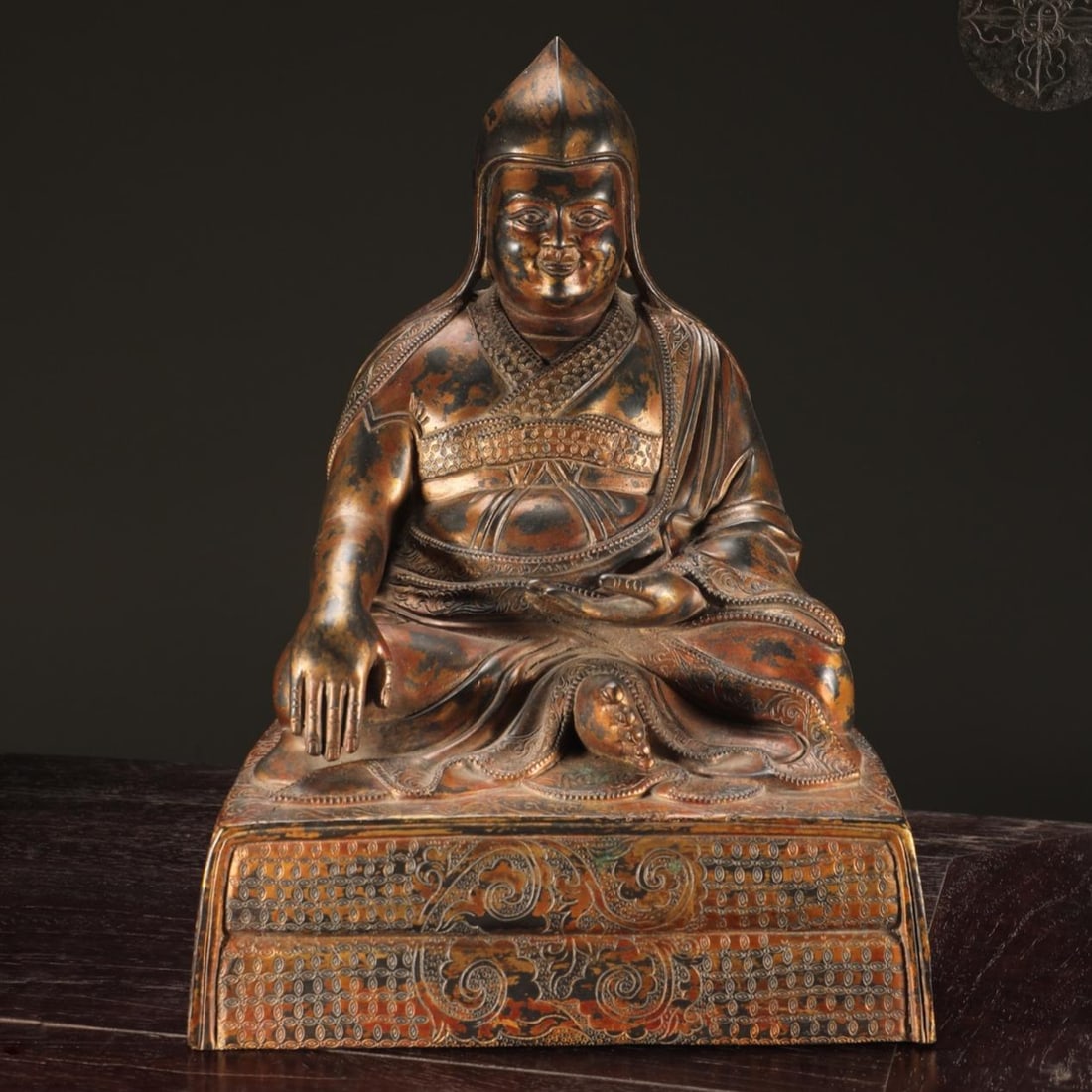 A fine Ming Dynasty gilded seated statue of Master Marpa with a bronze body: Ming Dynasty finely cast gilt bronze statue of Master MarpaSIZE:H:28cm L:20cm W:16cm W:6.65kg(The Dimensions Of All Batches Are Manually Measured.If You Need More Detailed Information, Please Contact 
