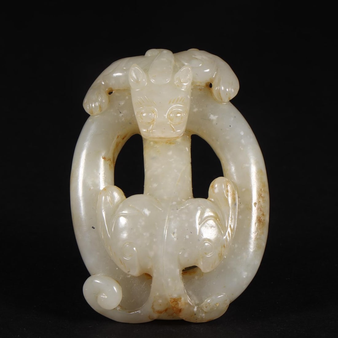 A fine Ming Dynasty Hetian jade seed dragon pendant (1 of 9)