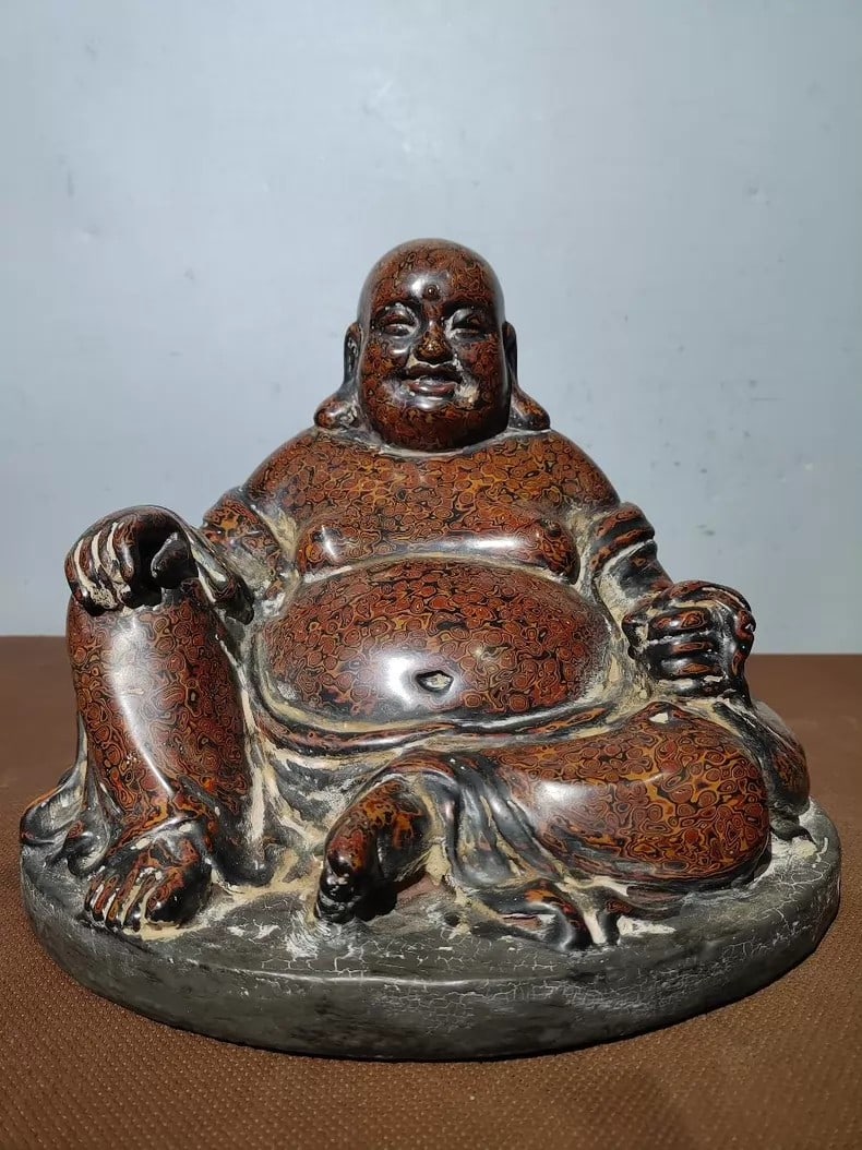 A fine Qing Dynasty wooden lacquerware Buddha statue of Maitreya Buddha (1 of 9)