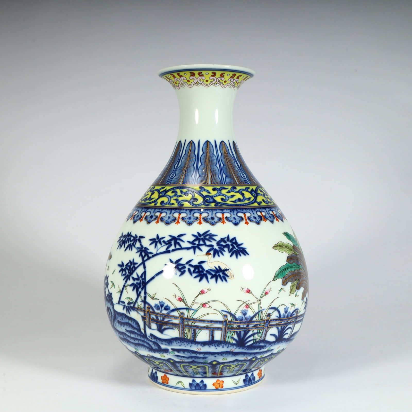 A fine Qing Dynasty Qianlong period blue-and-white five-color gold-painted bamboo crane jade spring (1 of 9)