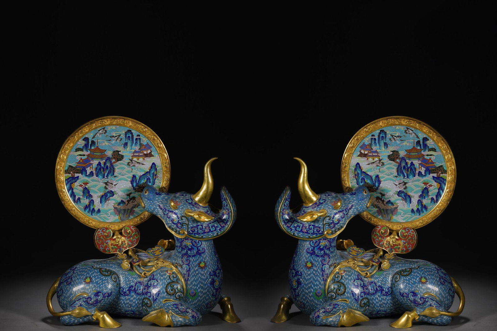 A pair of exquisite Qing Dynasty finely cast copper cloisonn?? cloisonn?? enamel rhino moon-gazing (1 of 9)