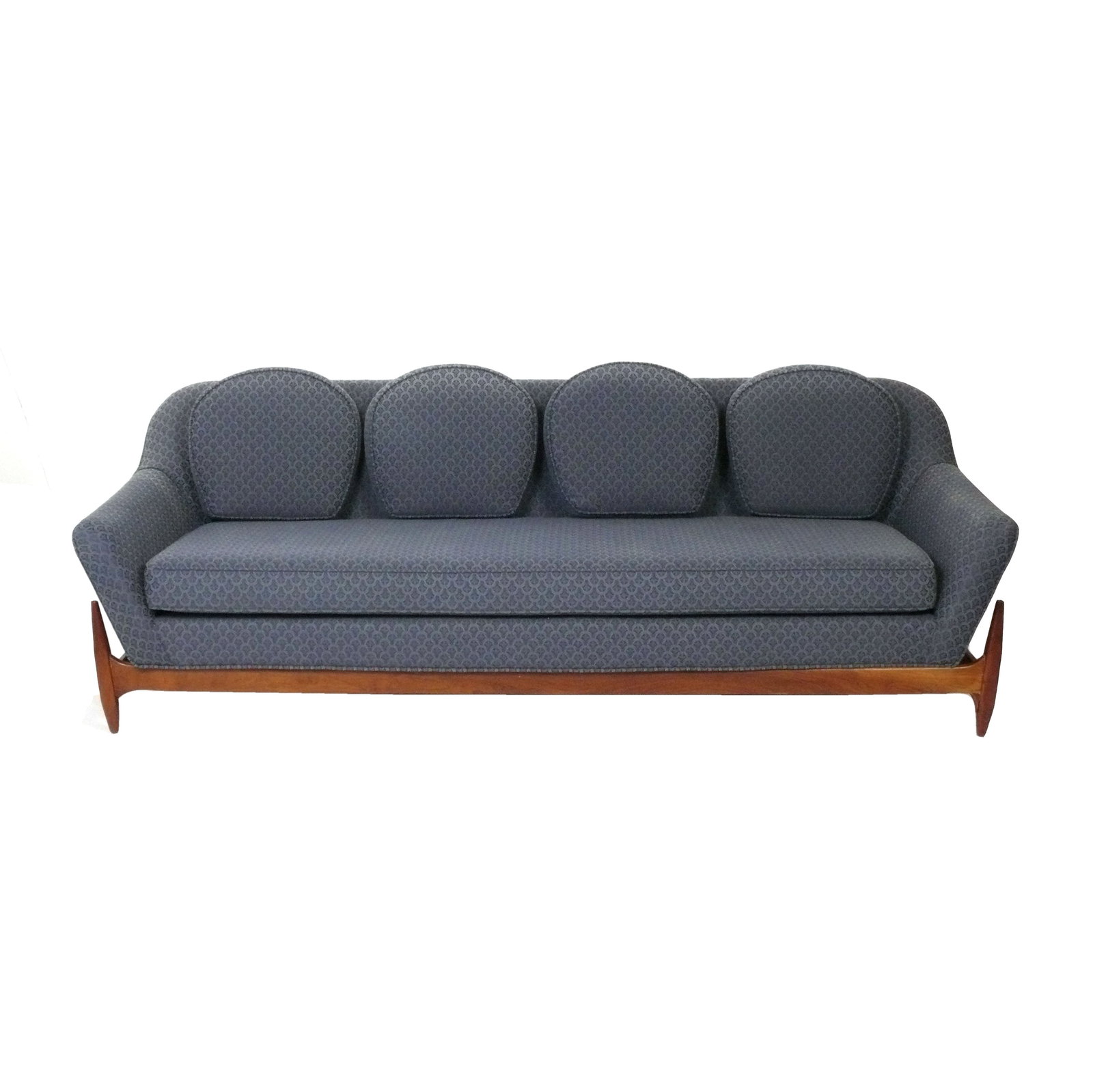 William Hinn Exoskeleton Sofa (1 of 9)