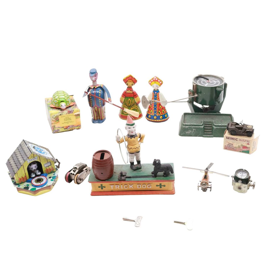 A collection of tinplate clockwork toys, money boxes and other vintage toys (1 of 7)