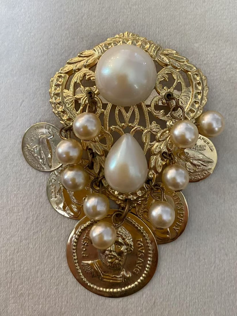 Vintage Brooch / Pin (1 of 2)