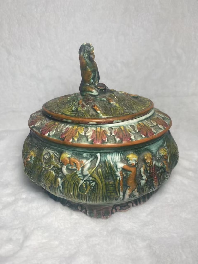 Italy Made Ceramic Capodimonte Box: vintage