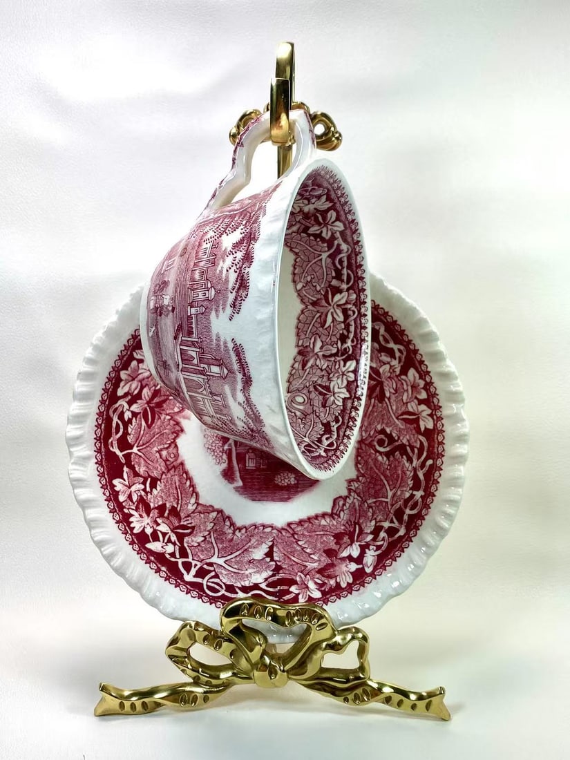 Mason's Vista Red Countryside Tea Cup & Saucer Set | English Ironstone China |: This exquisite tea cup and saucer set by Mason's features the iconic Vista pattern, showcasing rich red pastoral scenes with English country houses and lush landscapes. Crafted from Ironstone China, b