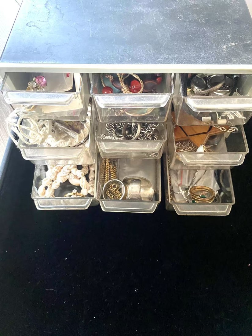 Unsearched Jewelry Lot (1 of 2)