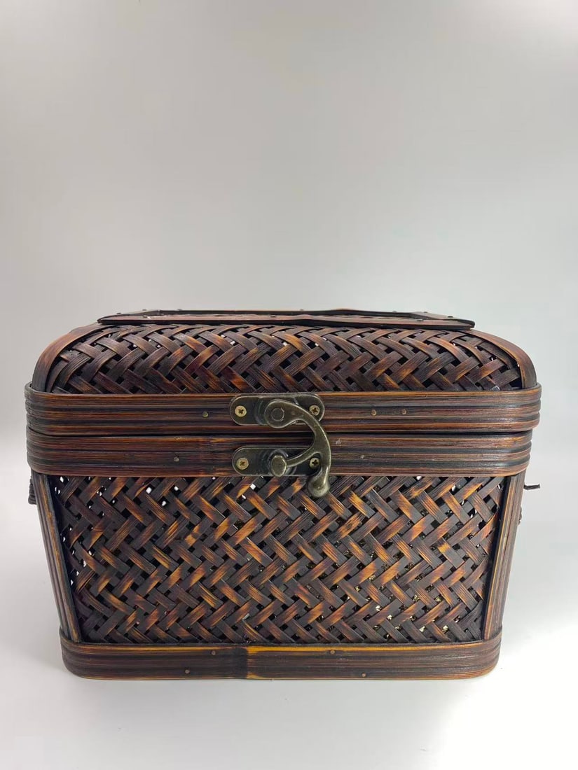 Vintage Woven Jewelry Box with Mixed Jewelry (Unsearched): Vintage woven jewelry box with metal clasp, containing a variety of mixed costume jewelry such as necklaces, bracelets, and earrings. The contents are?unsearched, unexamined, and untested, and are?sol