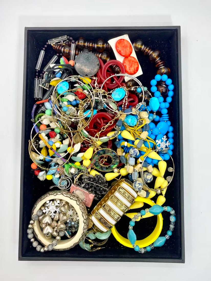 2 LB Unserached Jewelry (Unsearched / As-Is, Tray Not Included) (1 of 1)