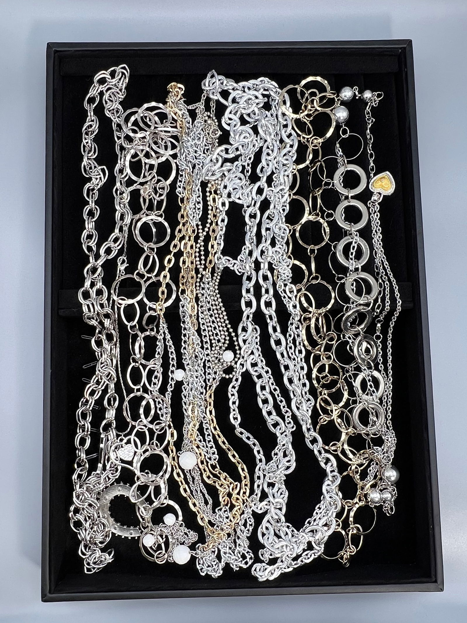 Unsearched Chain  Lot (As-Is, Tray Not Included) (1 of 1)