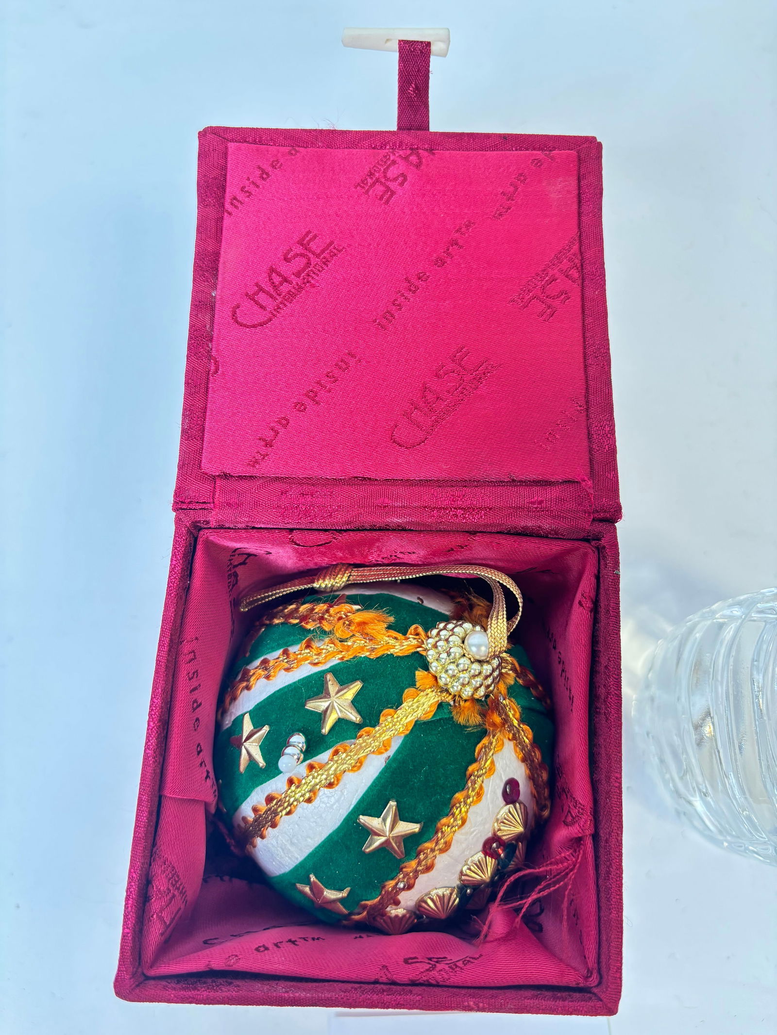 Vintage Christmas Small Container & 2 Ornaments – Festive Holiday Decor (1 of 8)