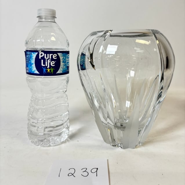 Vintage 1940s Waterford Crystal Vase with Grass Blade Pattern: Vintage 1940s Waterford Crystal Vase – Grass Blade Pattern Elegant and timeless design. Condition varies; please refer to photos for details