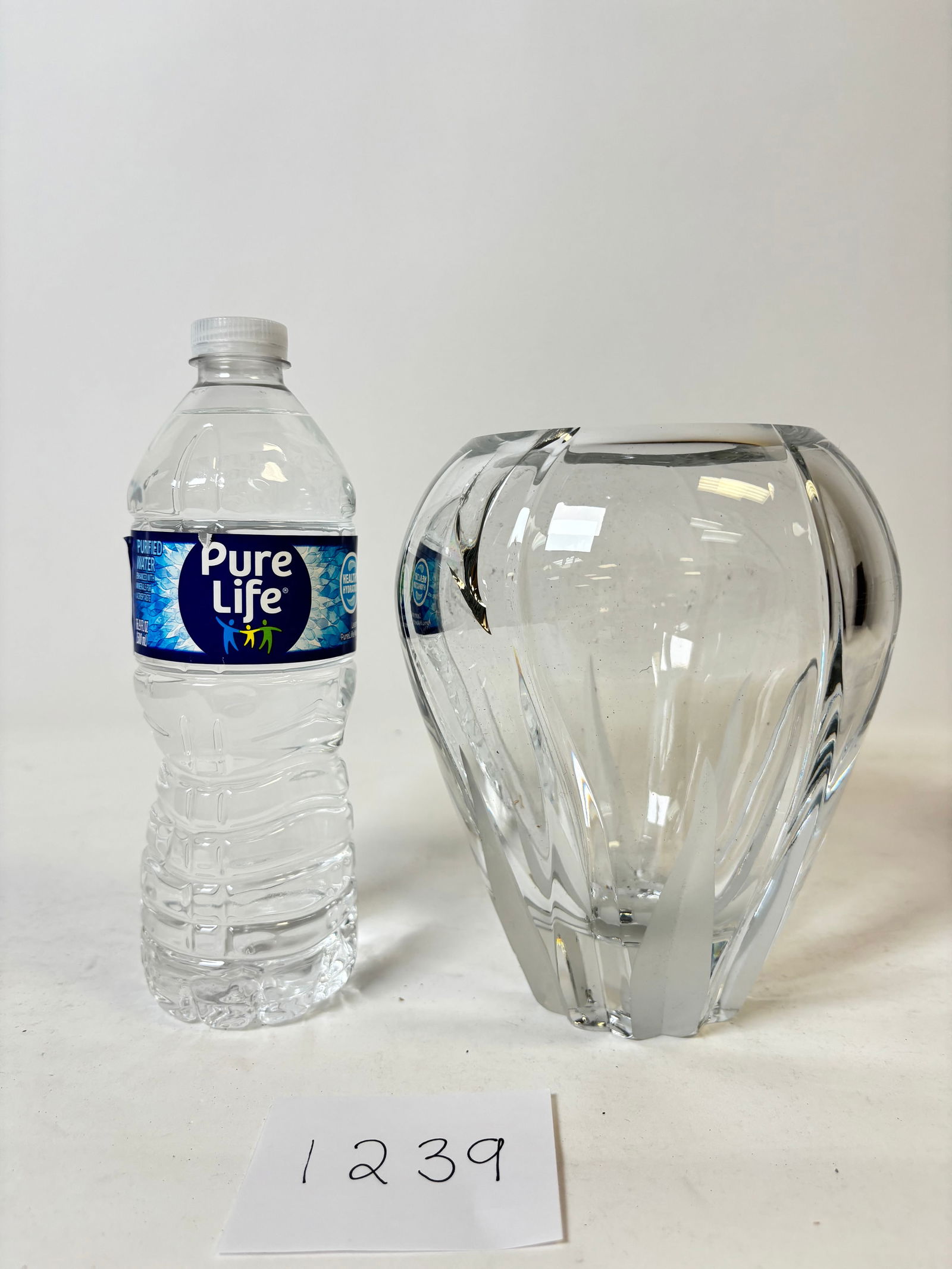 Vintage 1940s Waterford Crystal Vase with Grass Blade Pattern: Vintage 1940s Waterford Crystal Vase Grass Blade Pattern Elegant and timeless design. Condition varies; please refer to photos for details