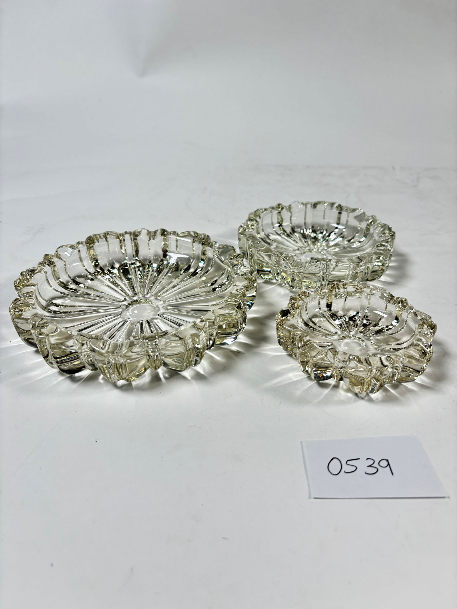 Vintage Hazel Atlas Clear Nesting Glass Ashtrays Set of 3 (1 of 5)